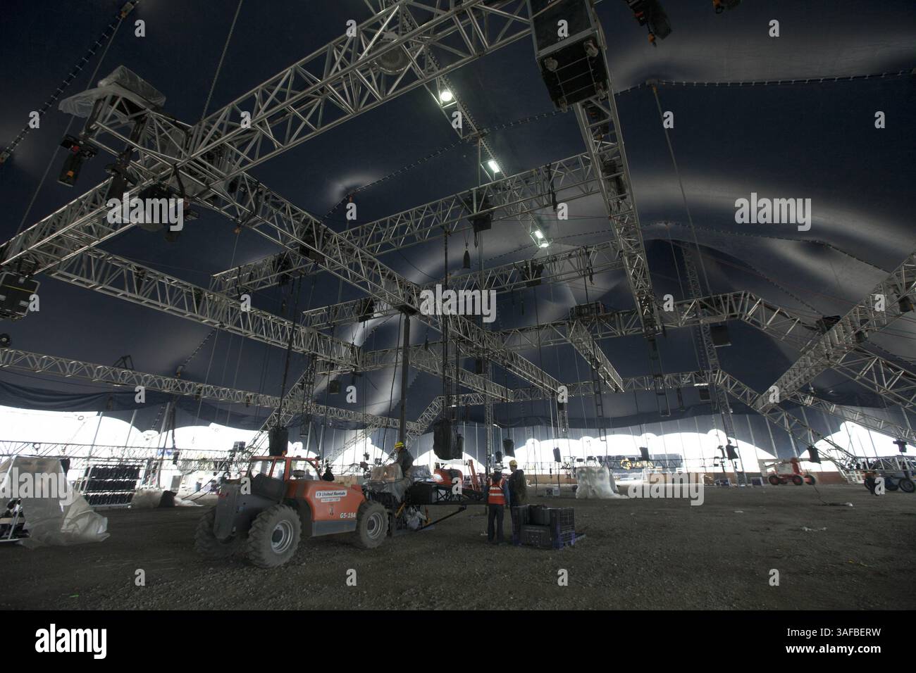 Square riggers in port hi-res stock photography and images - Alamy