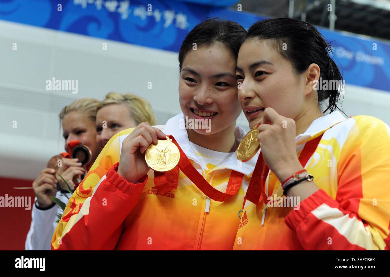 guo jingjing shower 