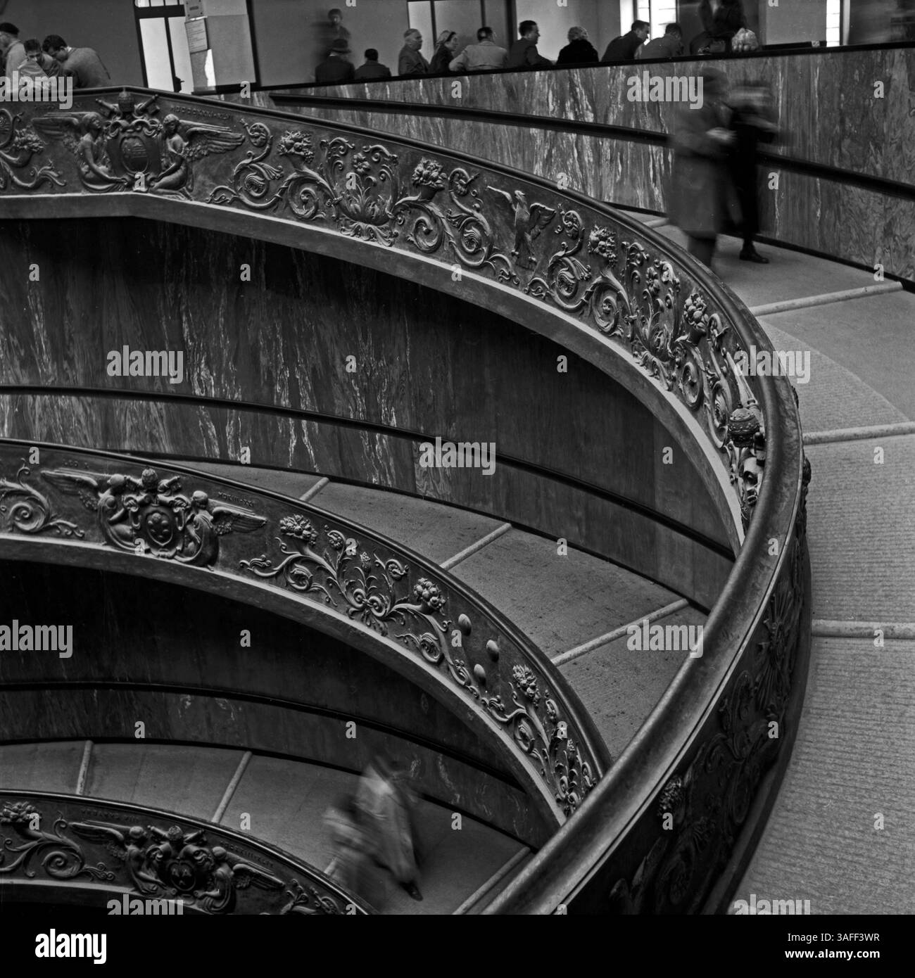 Erstaunlich Treppe Mit Gelnder Bild