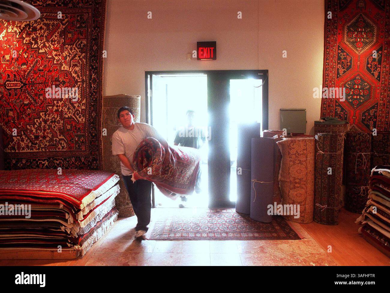 Rug gallery hi-res stock photography and images - Alamy