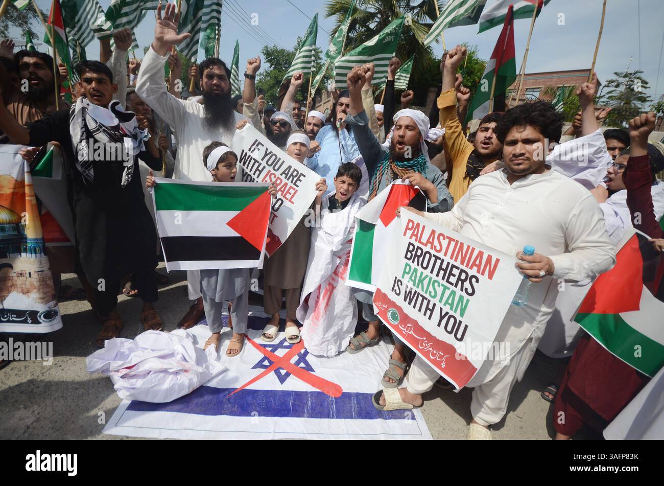 april-7-2025-peshawar-peshawar-pakistan-peshawar-under-the