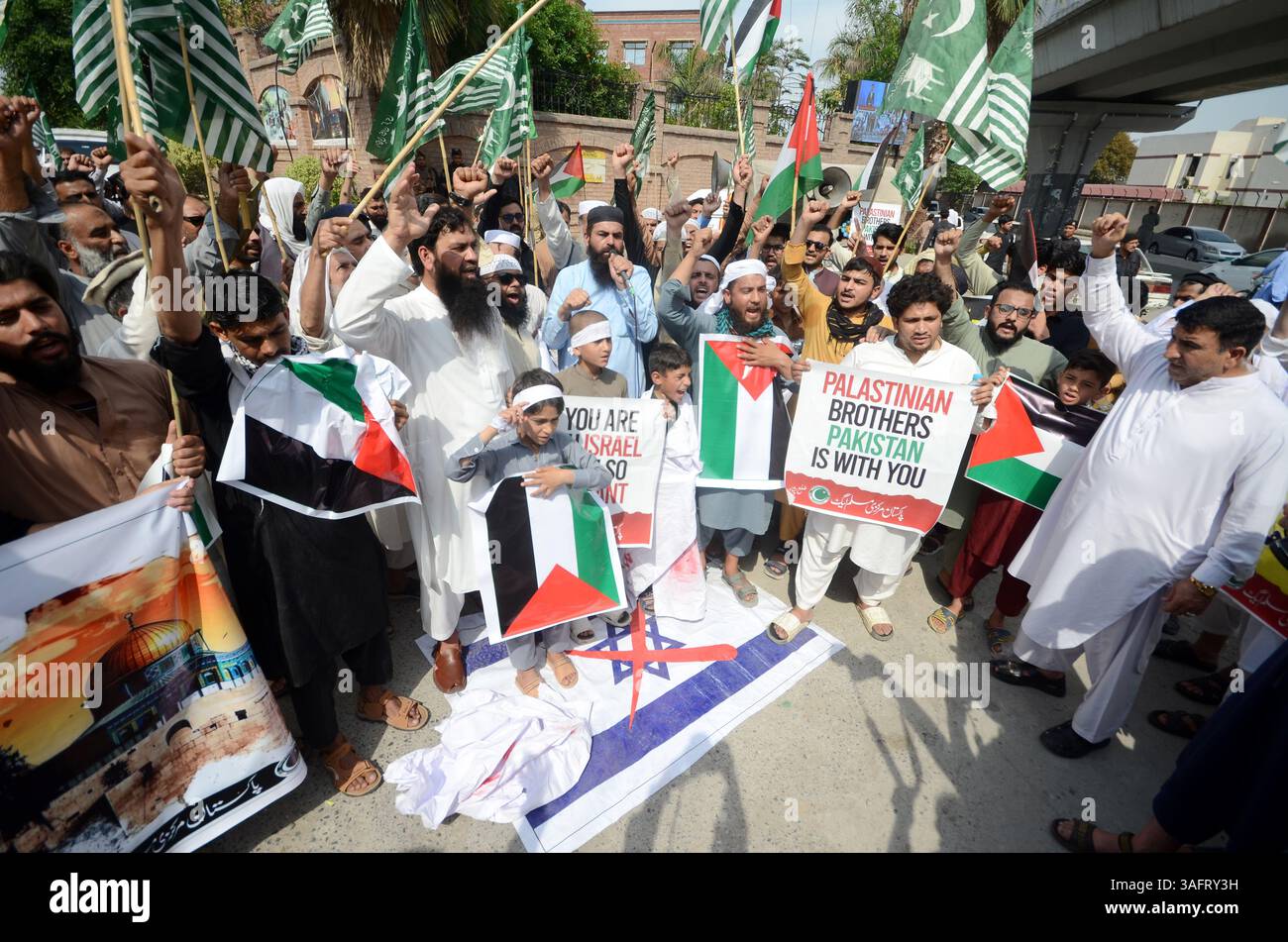 april-7-2025-peshawar-peshawar-pakistan-peshawar-under-the