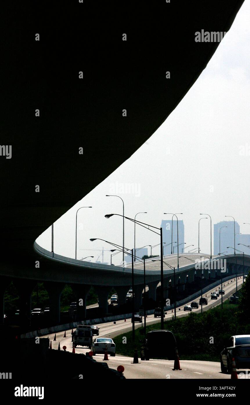 Reversible lanes hi-res stock photography and images - Alamy