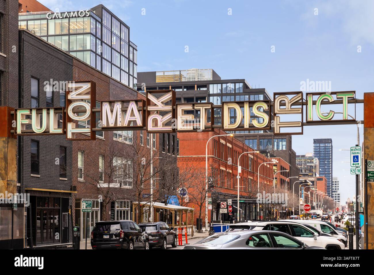 Side road many people park hi-res stock photography and images - Alamy