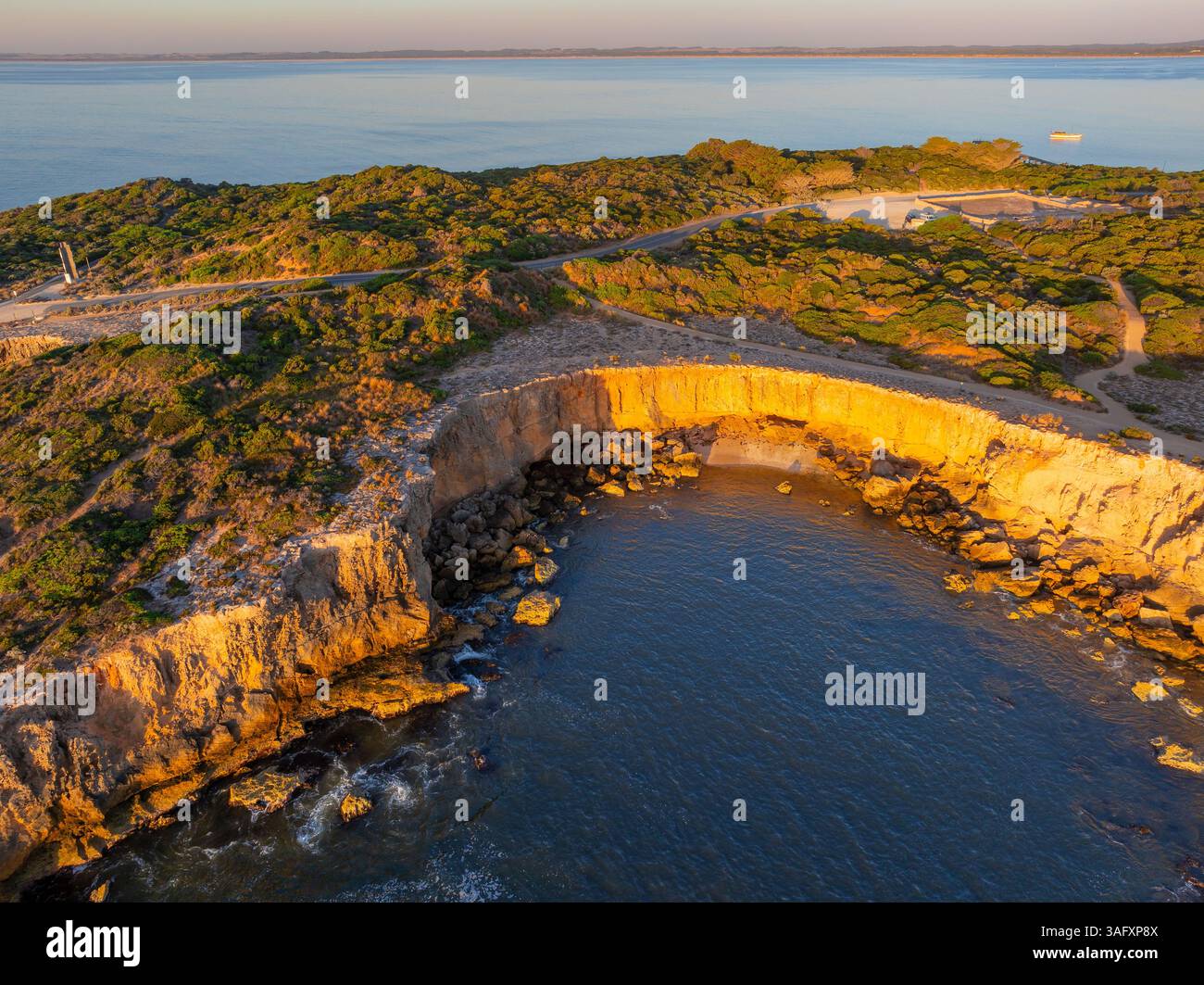 Golden robe hi-res stock photography and images - Alamy