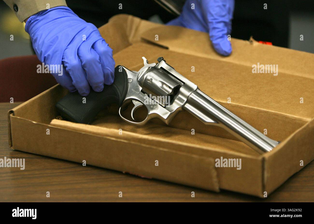 Burglaries and robberies hi-res stock photography and images - Alamy
