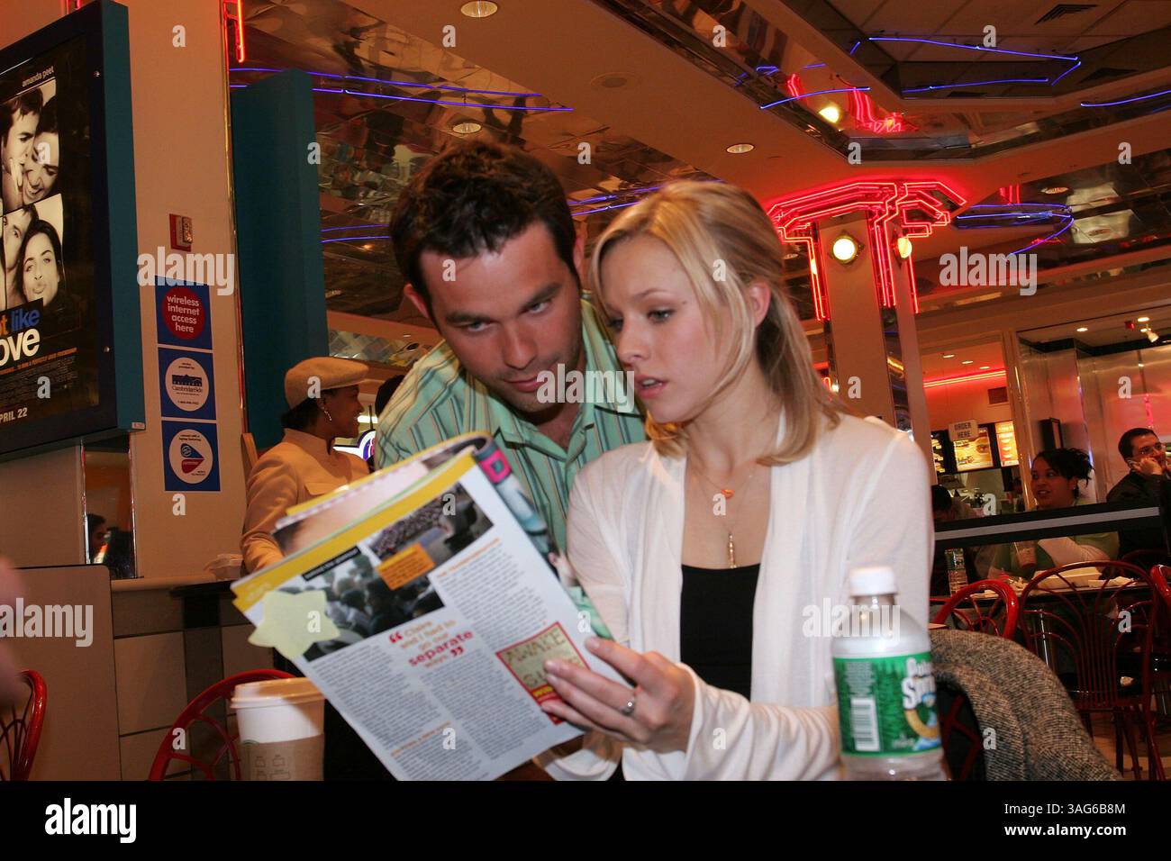 Apr 08, 2005; Cambridge, MA, USA; KRISTEN BELL ooks at