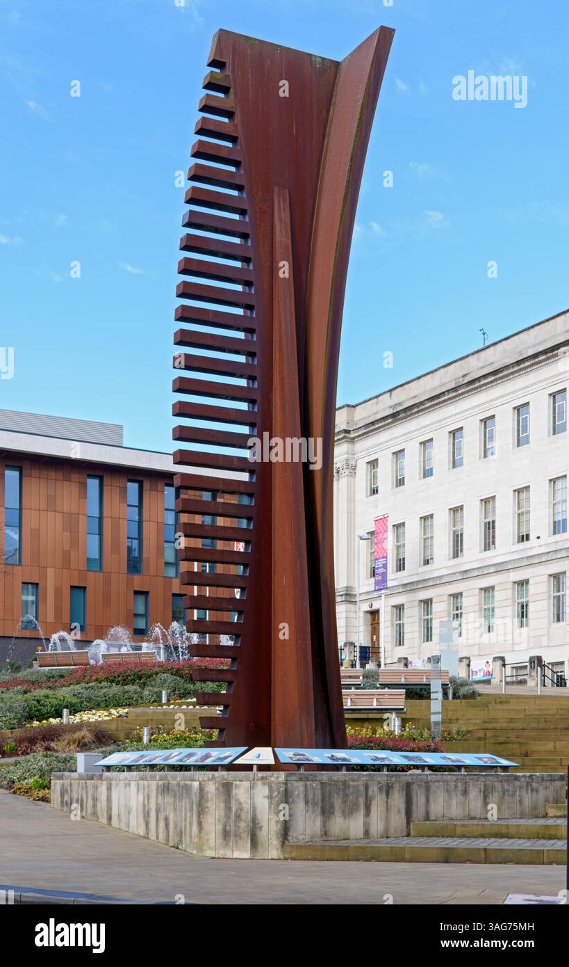 Crossing (Vertical), a sculpture by Nigel Hall, Barnsley, south Yorkshire, England, UK.  Known locally as the 'Barnsley nit comb'. Stock Photo