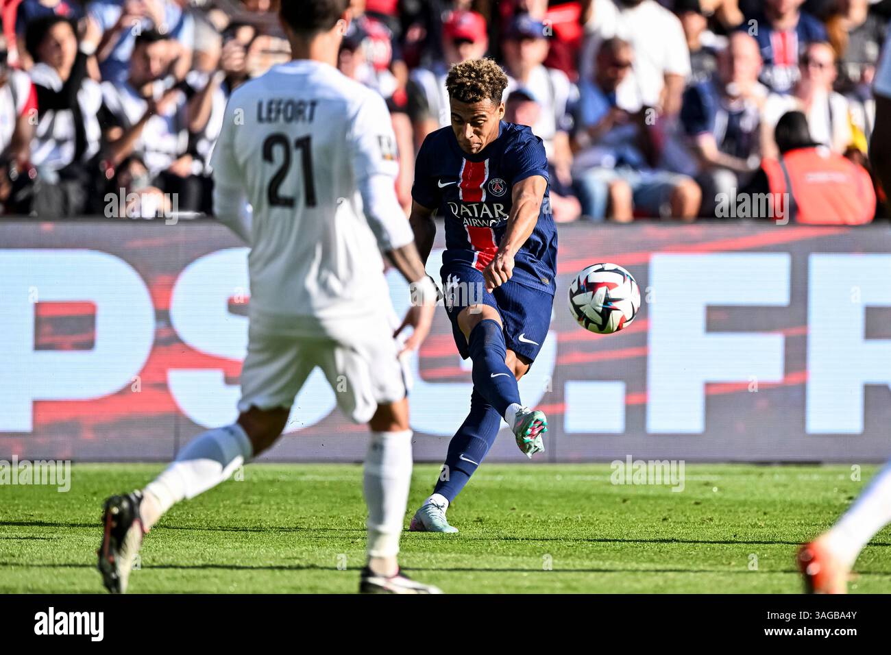 PSG looks to regain Ligue 1 lead in match against Lyon PSG looks to regain Ligue 1 lead in match against Lyon