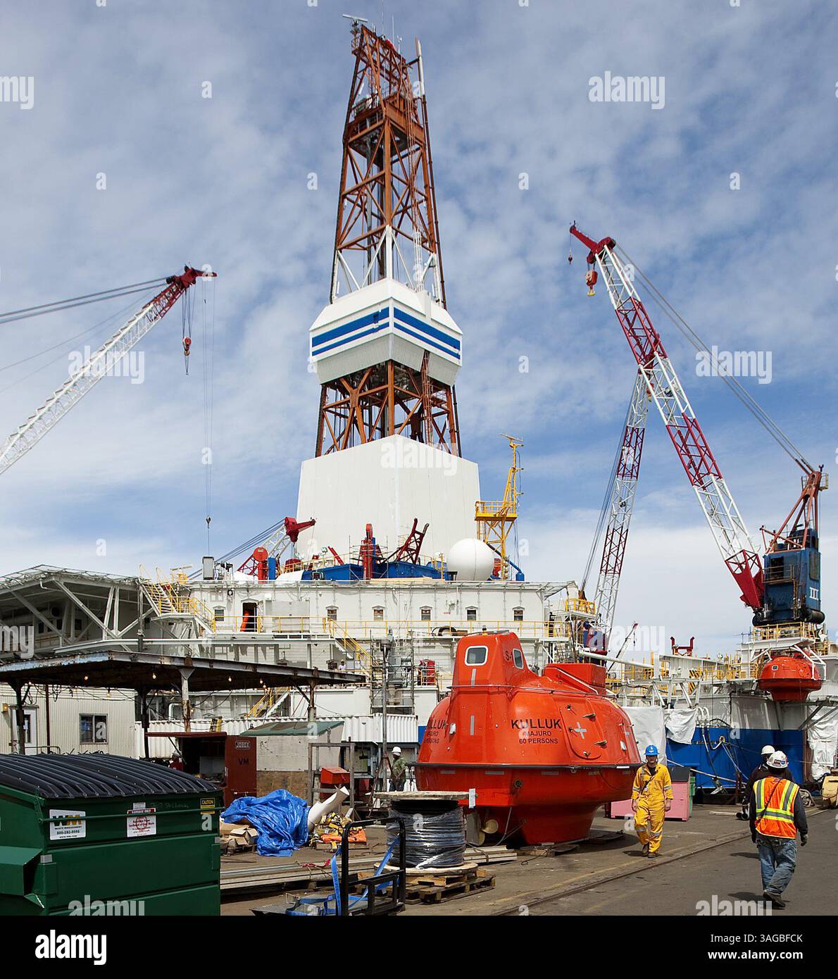 Shell oil and arctic and kulluk hi-res stock photography and images - Alamy