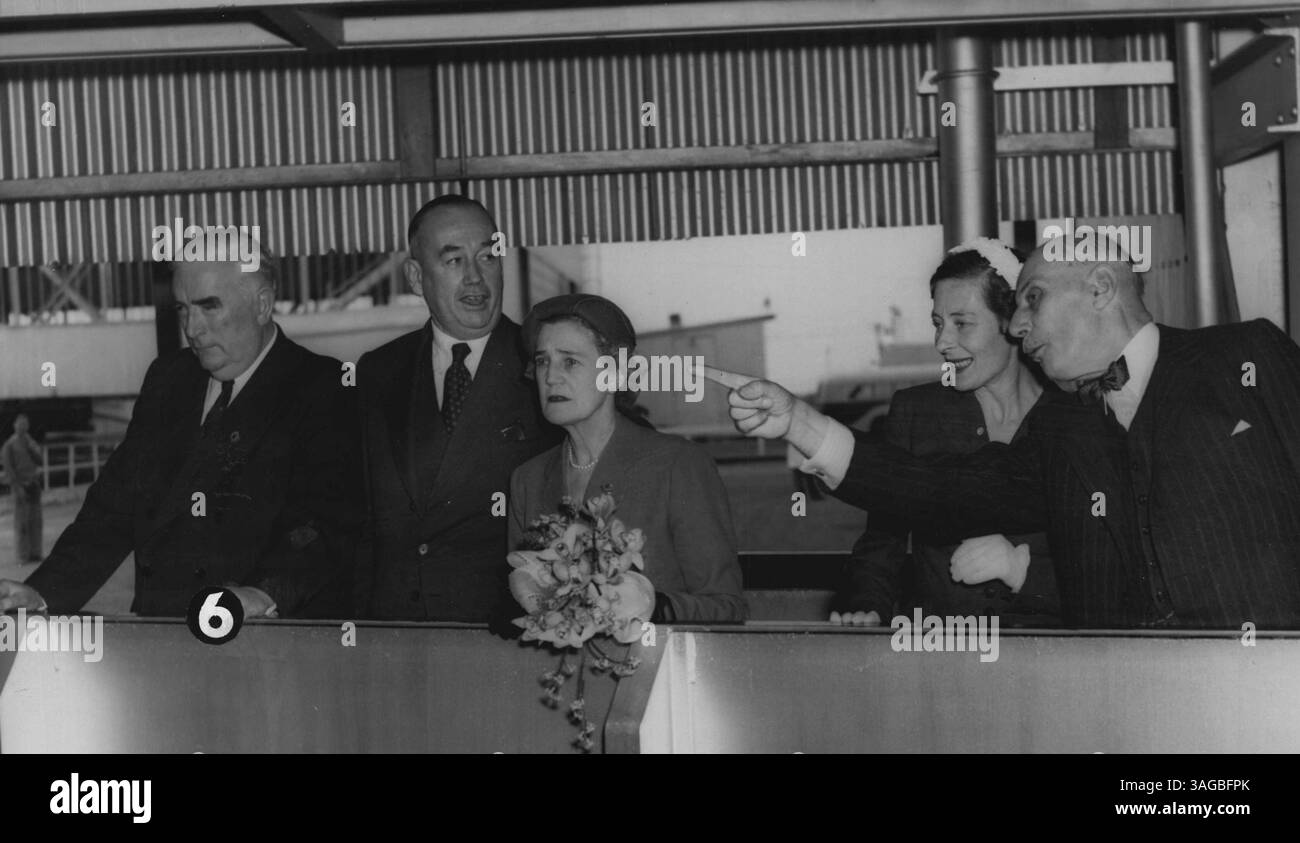 Mr. Menzies, Mr. C.Y. Syme (Chairman B.H.P & A.I.S) Dame Pattie Menzies