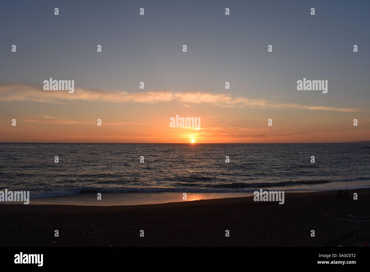 Golden Hour Over the Pacific: A Serene Sunset at Moonstone Beach, Cambria - Stock Image