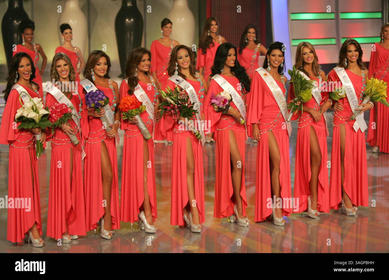 Aug. 4, 2012 - Caracas, DISTRITO CAPITAL, Venezuela - Dennis Rodman, ex  NBA, durante el duelo de las Leyendas de la NBA. Caracas, 04-08-2012(HENRY  DELGADO / EL NACIONAL). Prohibido el uso o, image size:1300x937