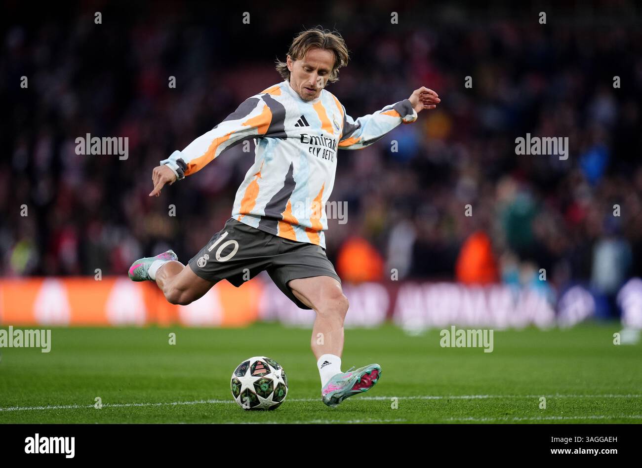 Real Madrid's Luka Modric warms up before the UEFA Champions League ...