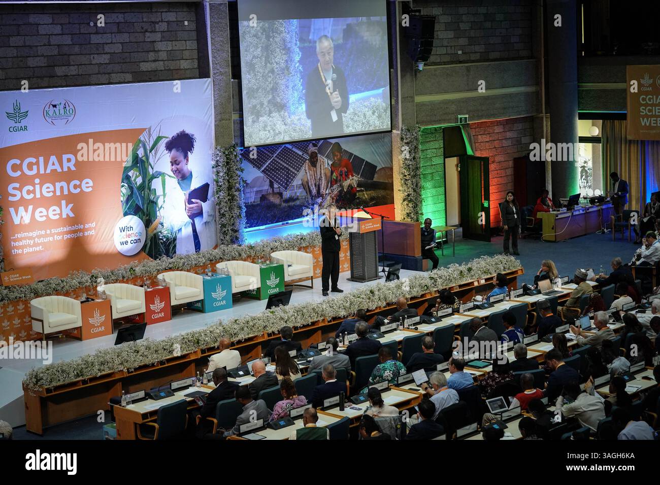 (250408) -- NAIROBI, April 8, 2025 (Xinhua) -- Wang Jian, co-founder ...