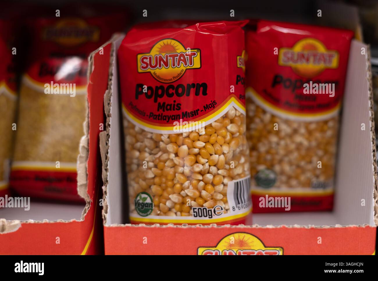 Our vibrant packaged popcorn kernels are perfect for homemade popcorn ...