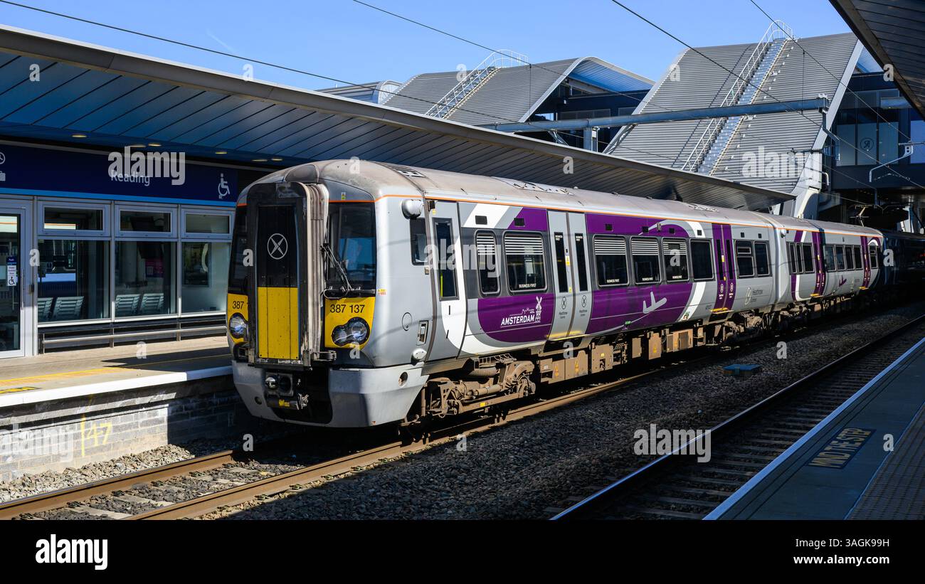 Class 387 electrostar electric hi-res stock photography and images - Alamy