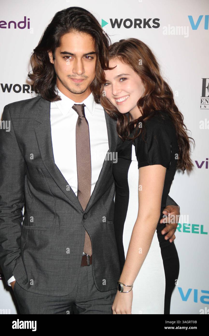 Avan jogia and zoey deutch hi-res stock photography and images - Alamy, image size:866x1390