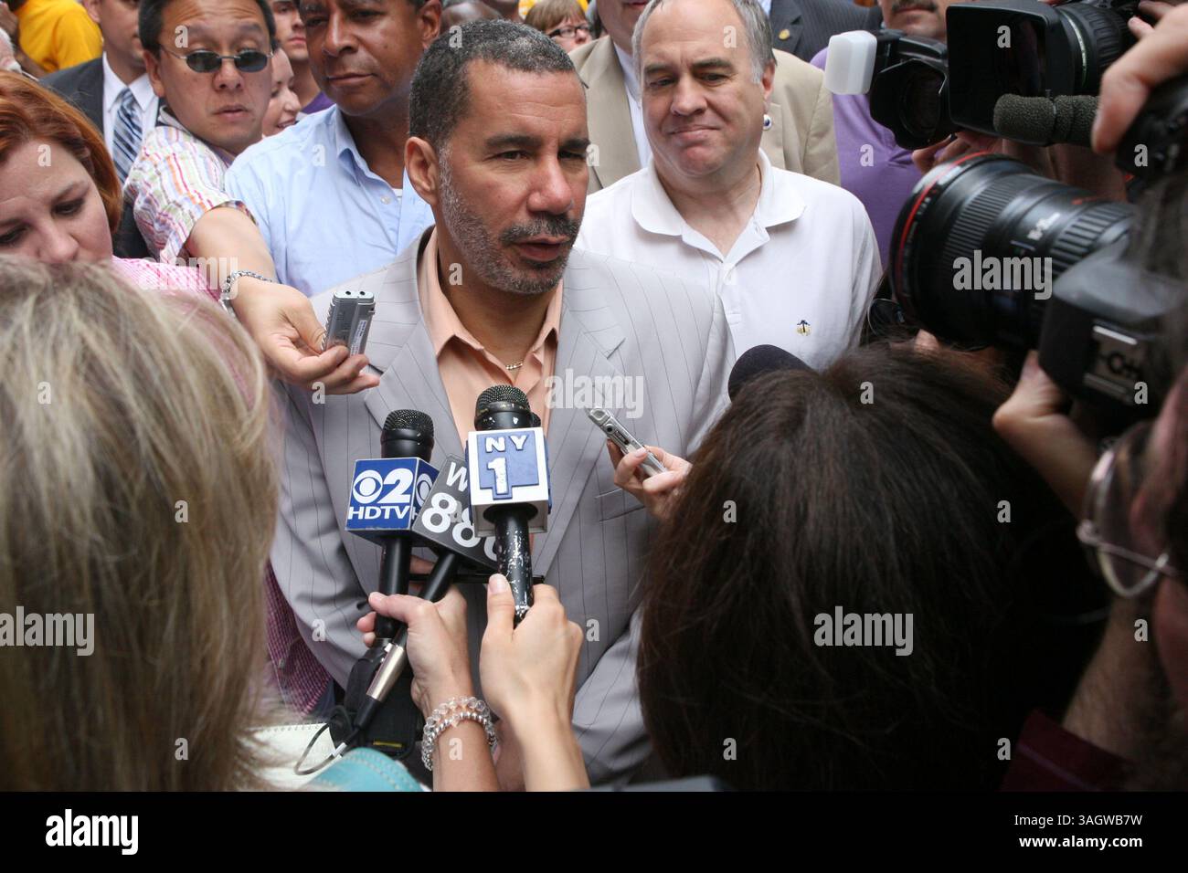 2009 new york city gay pride parade hi-res stock photography and images ...