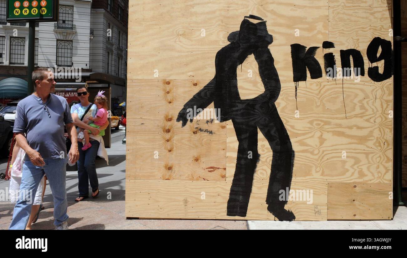 Michael jackson death mural hi-res stock photography and images