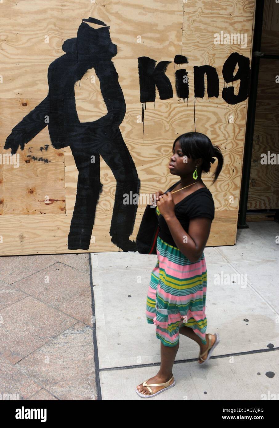 Michael jackson death mural hi-res stock photography and images