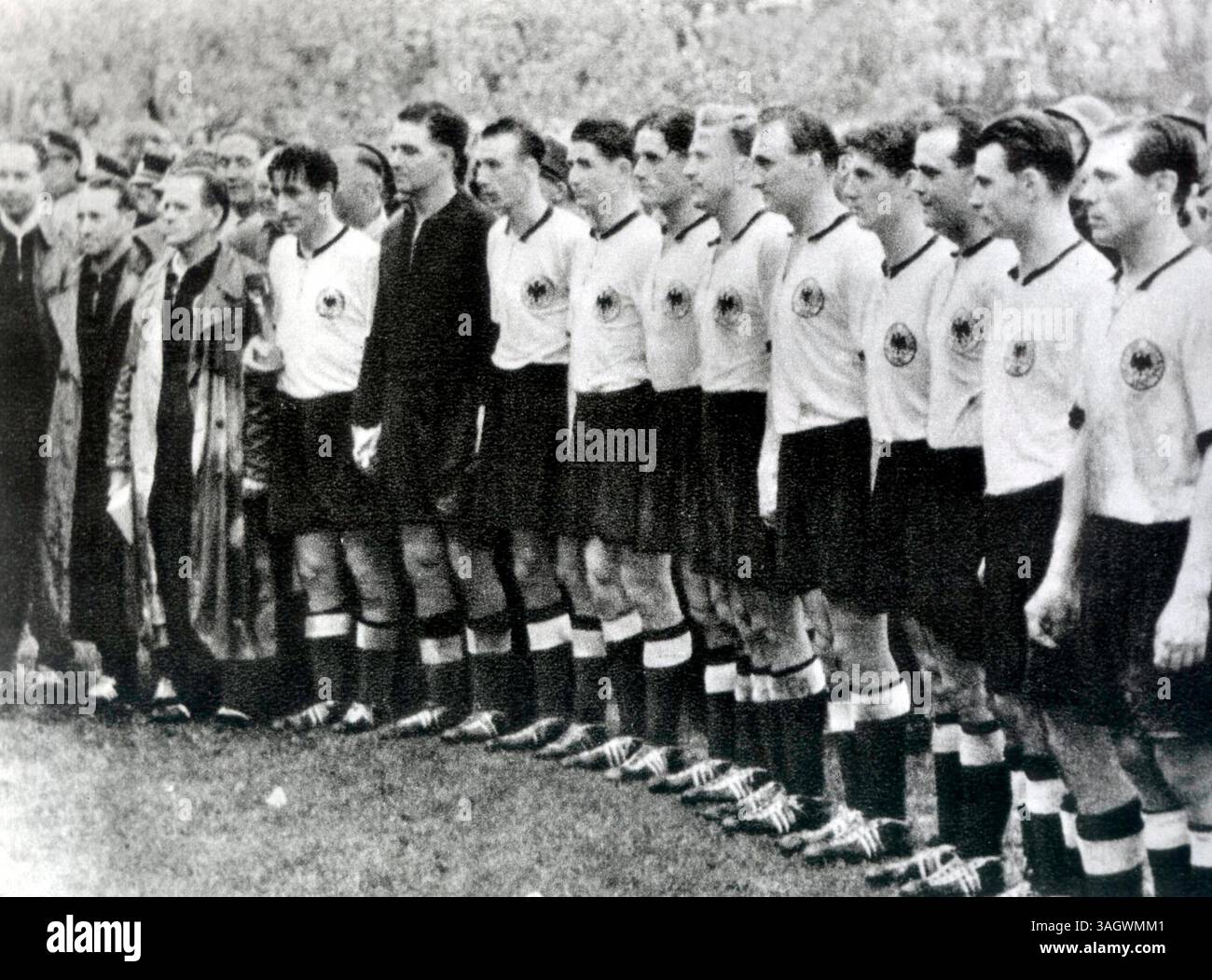 Programme Coupe Du Monde 1954 ANGLETERRE Vs URUGUAY - Football Vintage, Très Bon état