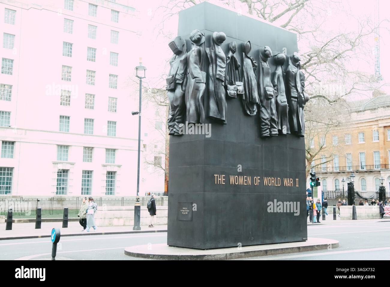 The National Monument to the Women of World War II in Whitehall, London ...
