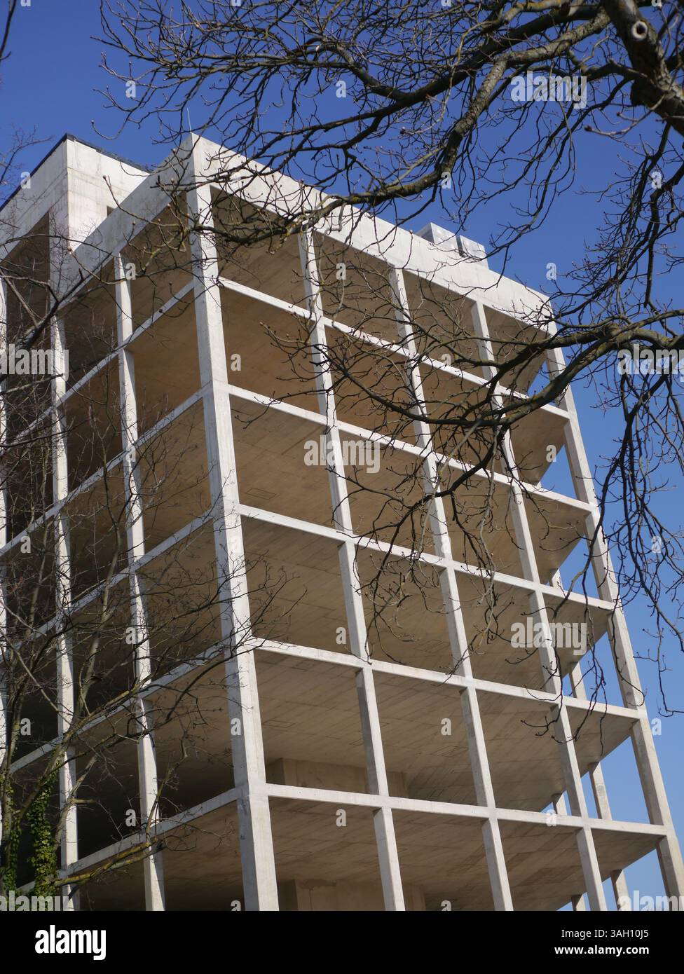 Raw building hi-res stock photography and images - Alamy