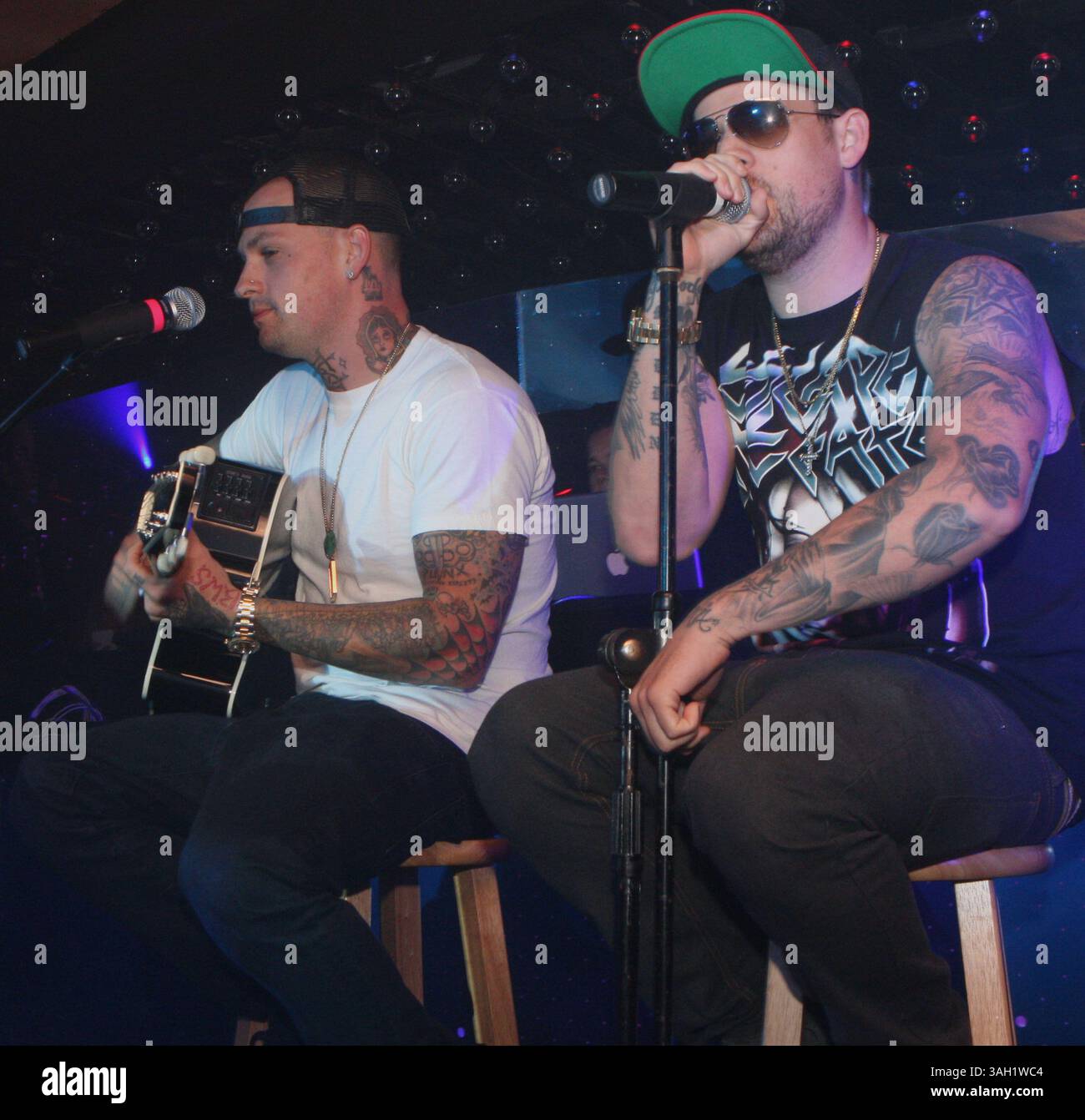 Couple Name Tattoo - Etsy, image size:1300x1342