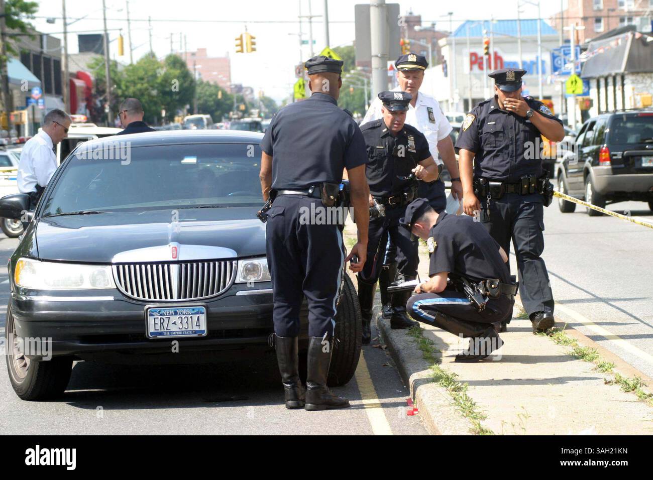 Hit & Run 85 year old woman crosses Brooklyn street and gets hit by one ...