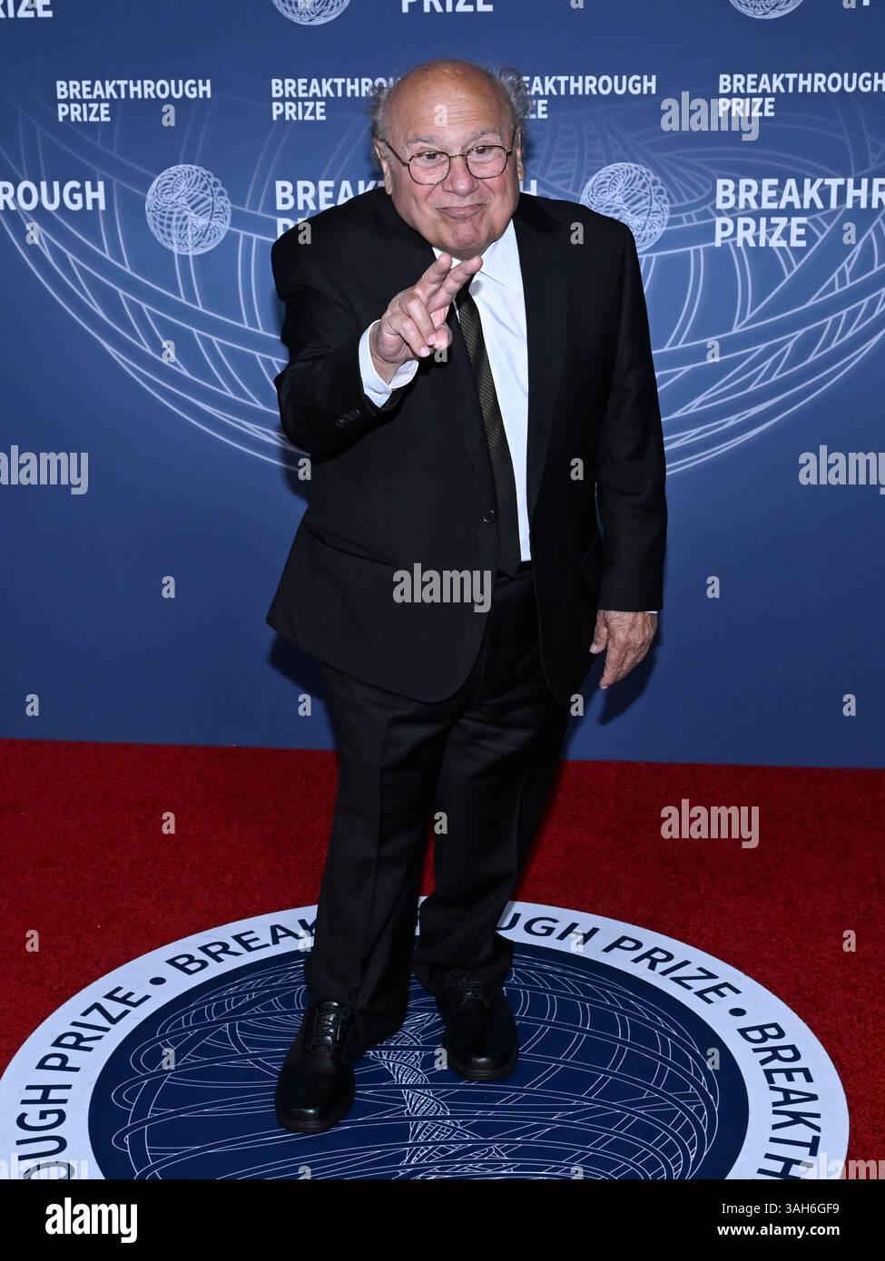 April 5 2025 Santa Monica California USA Danny DeVito Attends The April 5 2025 Santa Monica California USA Danny DeVito Attends The
