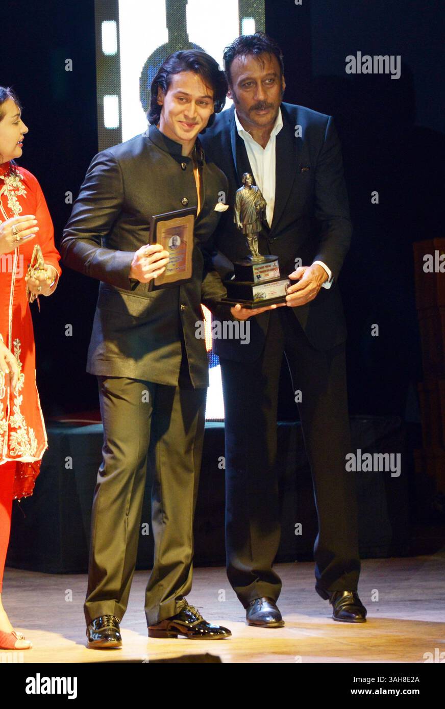 Jackie shroff hi-res stock photography and images - Alamy