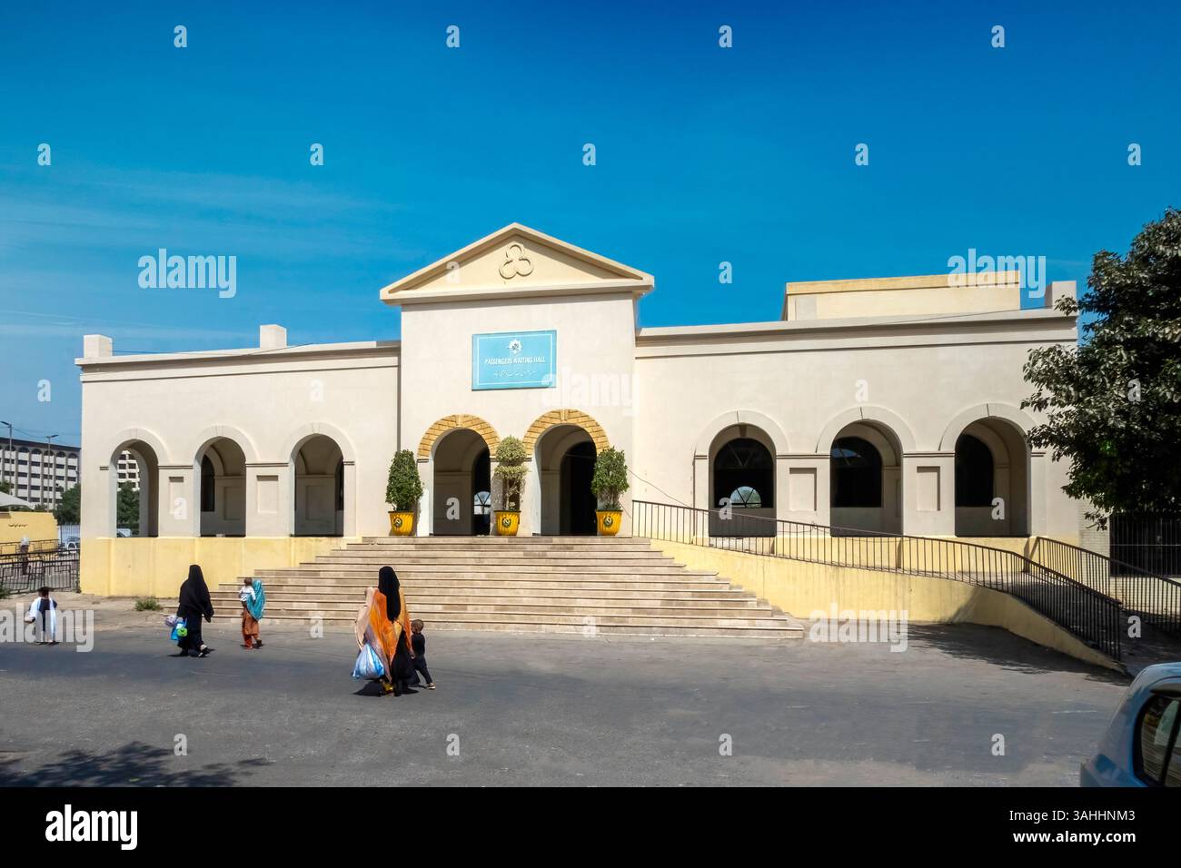Pakistan railways hi-res stock photography and images - Alamy