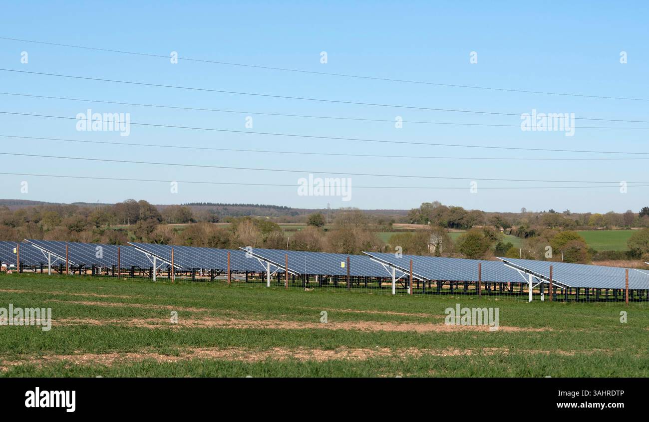 Andover Hampshire England UK. 04.04.2025. Solar farm power plant on farmland close to Andover town centre UK Stock Photo