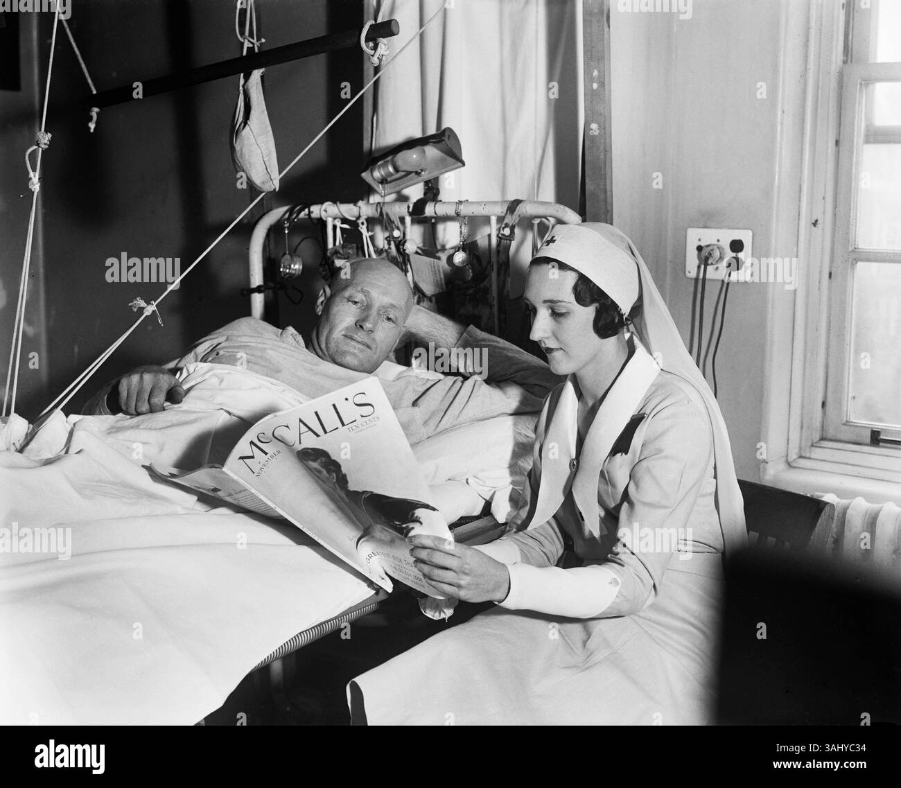 Nurse jpg Black and White Stock Photos & Images - Alamy