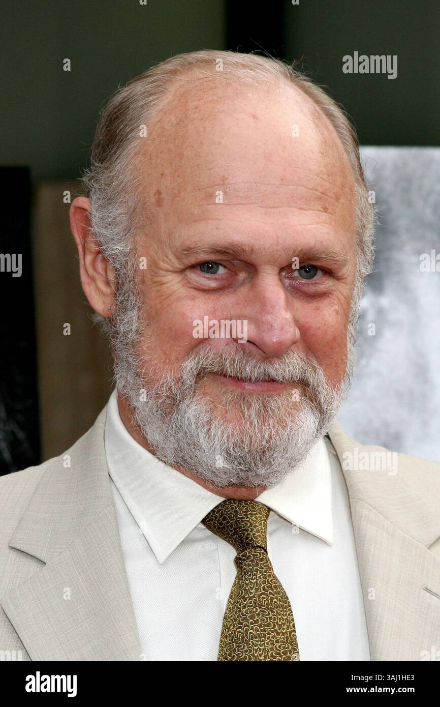 Gerald mcraney deadwood hi-res stock photography and images - Alamy