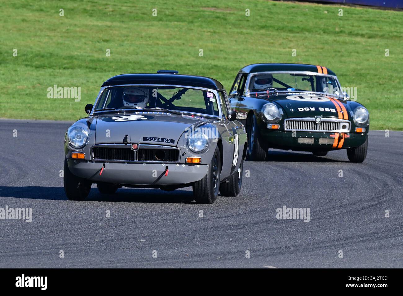 Ian Warhurst, MG B Roadster, Equipe GTS, a forty minute race for Pre ...