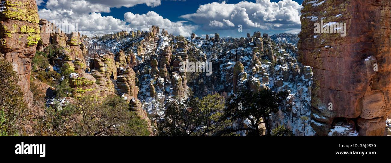 Land of the Standing-Up Rocks, Volcanic rhyolite Deposition, Chiricahua National Monument, Arizona Stock Photo