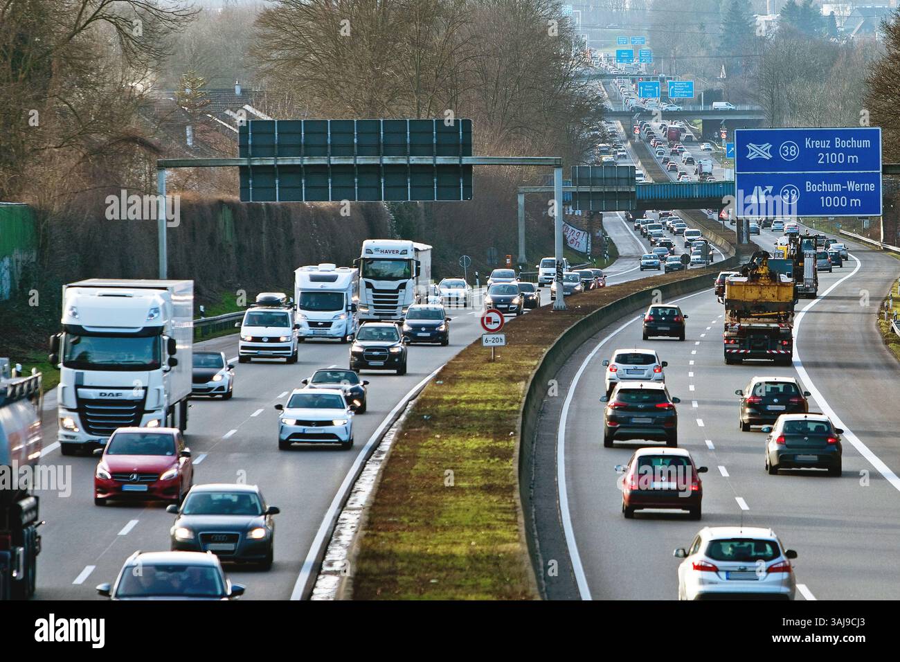 Lots of traffic on the A 40 freeway in Bochum, Germany, North Rhine-Westphalia, Ruhr Area, Bochum Stock Photo