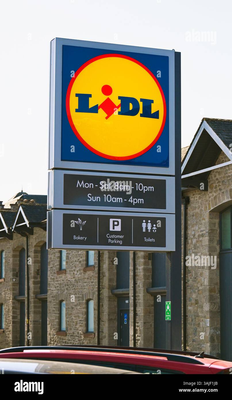 Lidl Supermarket, Beezon Road, Kendal, Cumbria, England, United Kingdom, Europe. Stock Photo