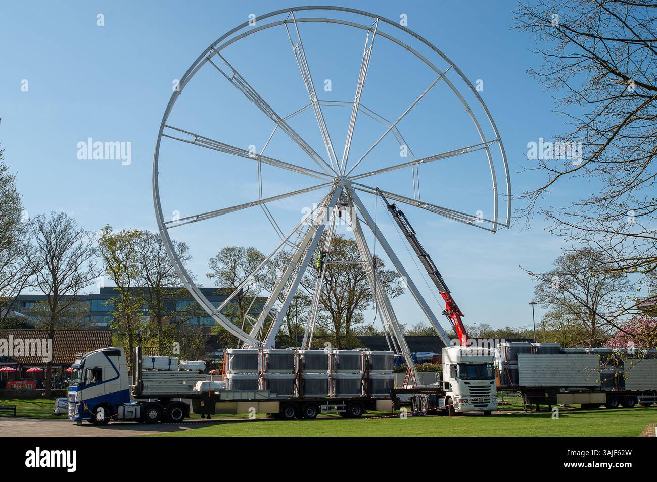 windsor-berkshire-uk-11th-april-2025-a-huge-temporary-35-metre
