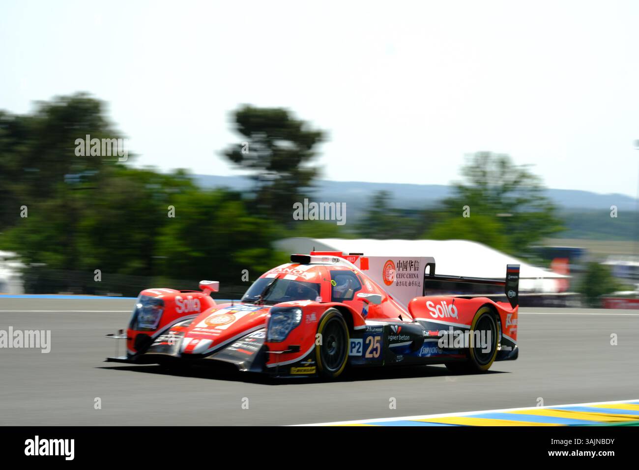 June 14, 2017 - Le Mans, Sarthe, France - CEFC Manor TRS Racing Oreca 07-Gibson, rider ROBERTO GONZALEZ in action during the free practice session of the 24 hours of Le Mans on the Le Mans Circuit - France. (Credit Image: © Pierre Stevenin via ZUMA Wire) Stock Photo