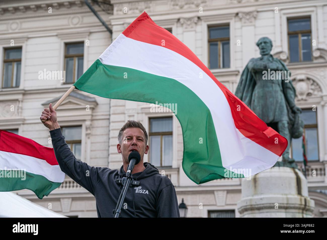 匈牙利Tisza党财富税与欧元政策的投资影响分析