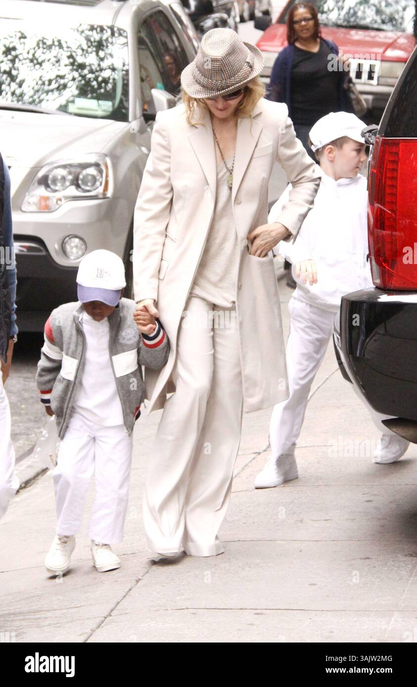 Madonna david banda rocco ritchie hi-res stock photography and images ...