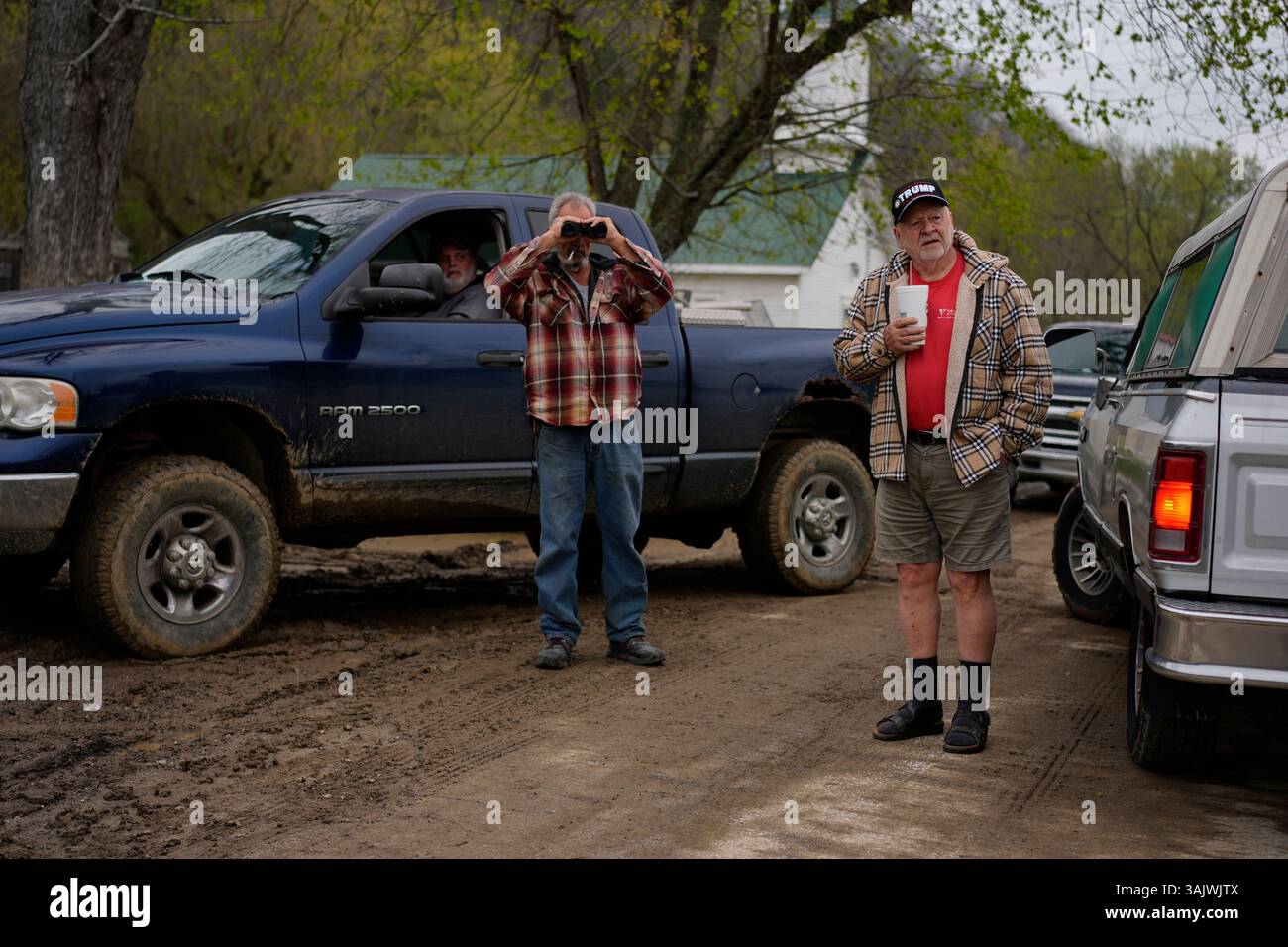 Al Geiger, right, Greg Fitzgerald, left in the truck, and Donald Davis ...