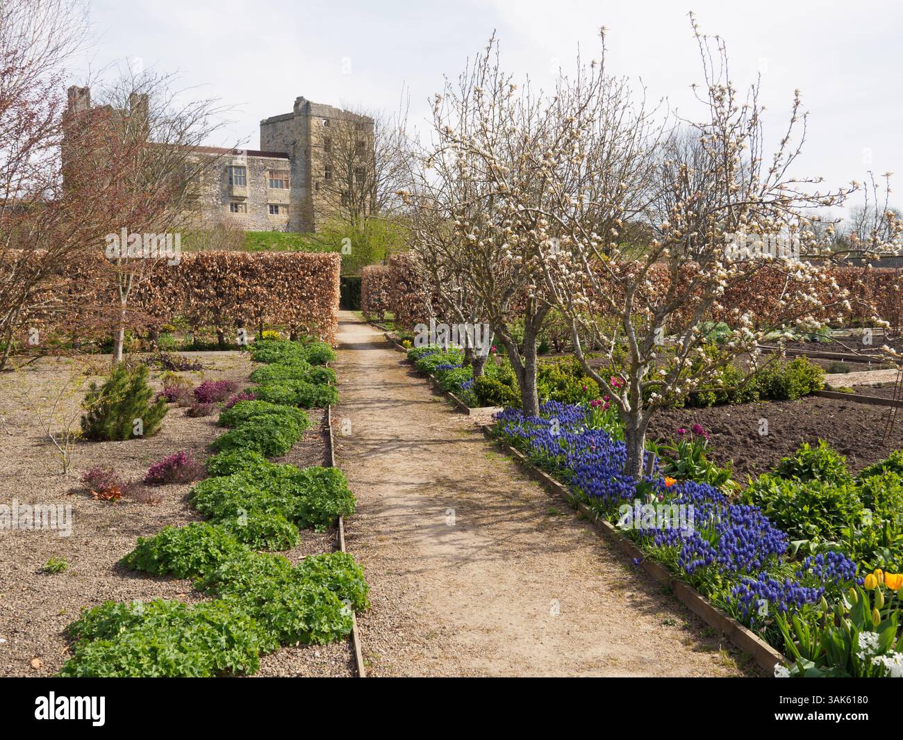 Walled garden medieval hi-res stock photography and images - Alamy