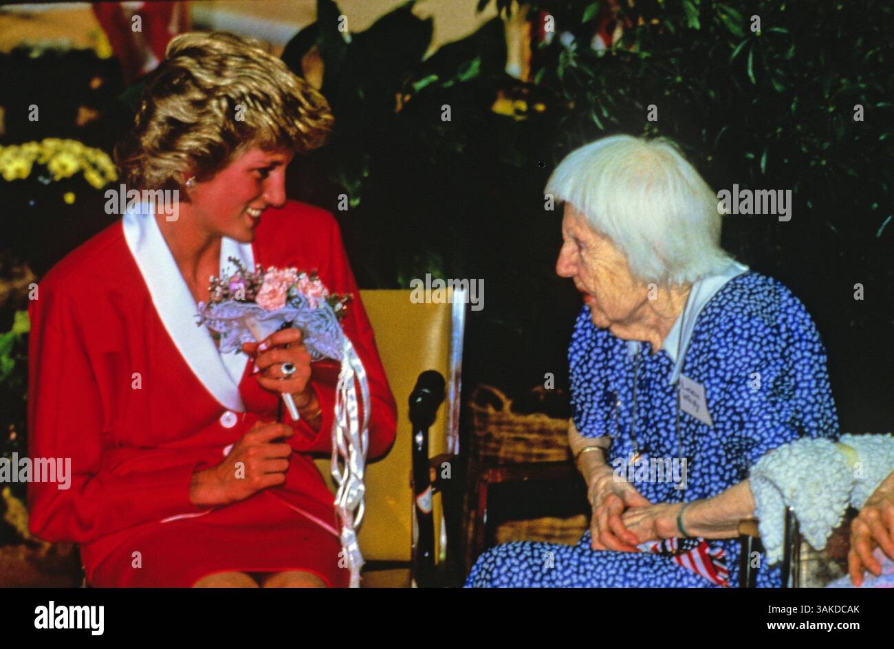 Photo De Presse Originale Princesse Diana – Année 1985, édition Allemande, Sans Signature