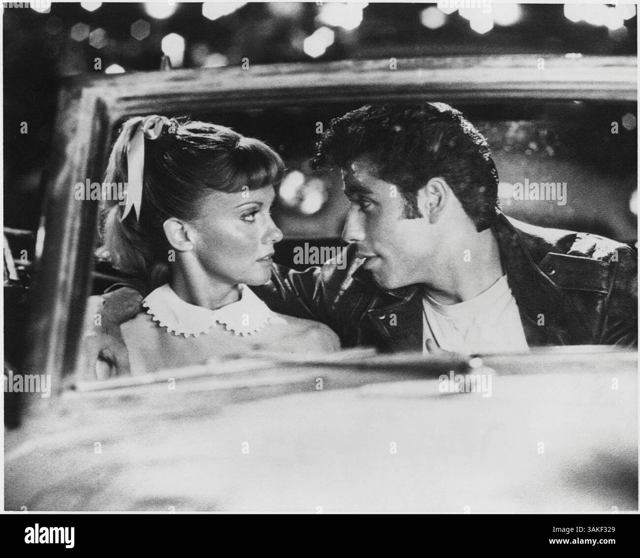 Olivia newton john grease film hi-res stock photography and images - Alamy, image size:1300x1133