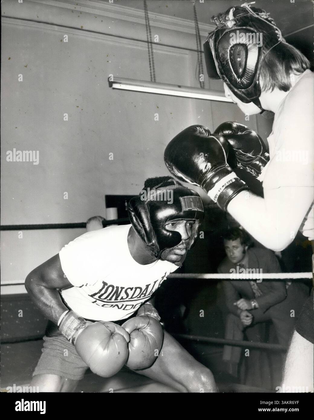 Sep. 09, 1972 - Light-Heavyweight champion Bob Foster trains for his ...