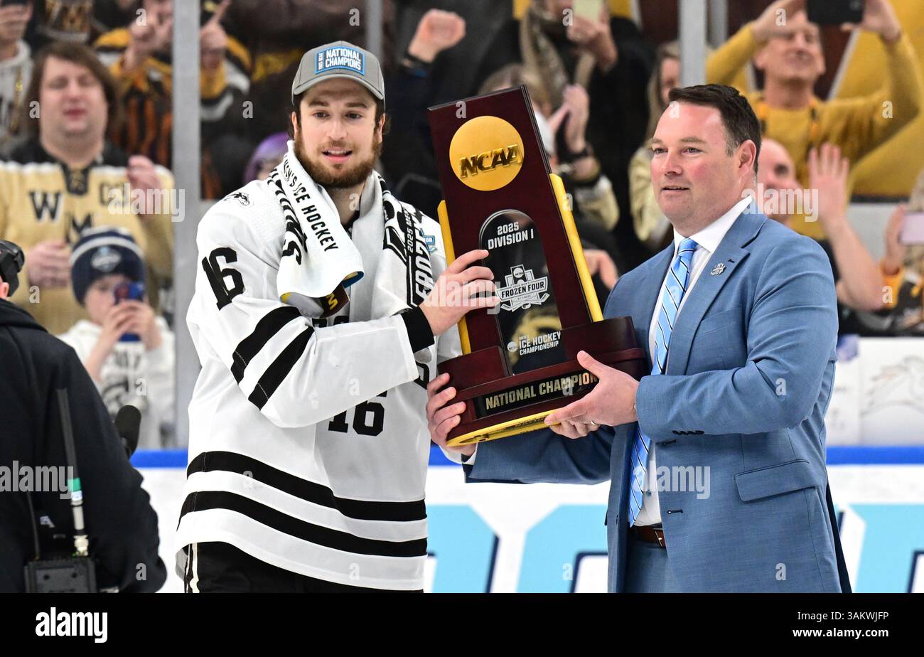 ST. LOUIS, MO - APRIL 12: Western Michigan forward Tim Washe (16) is ...